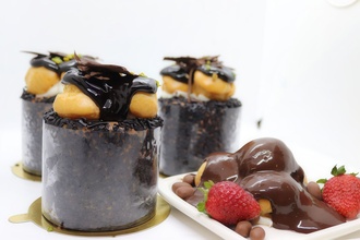 Profiterollü Fıstıklı Pasta (Adet) görseli