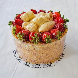 Muzlu Çilekli Pasta (6-8 Kişilik) görseli