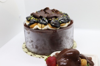 Profiterollü Fıstıklı Pasta (4-6 Kişilik) görseli