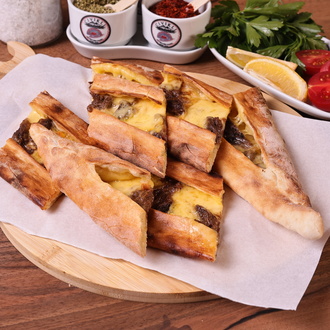 Kavurmalı Kaşarlı görseli