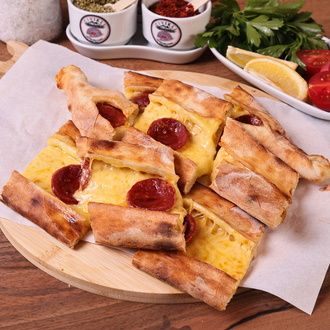 Sucuklu Kaşarlı görseli