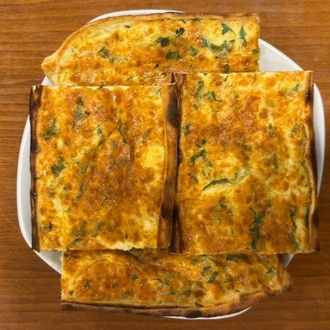 Peynirli Yumurtalı Pide görseli