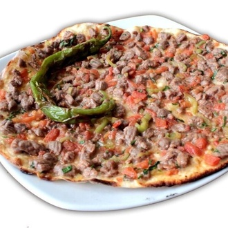 Kuşbaşı Etli Lahmacun görseli