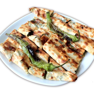 Isırgan Otlu Peynirli Acılı Soğanlı Pide görseli
