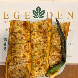 Piliç Etli Kaşarlı Pide görseli
