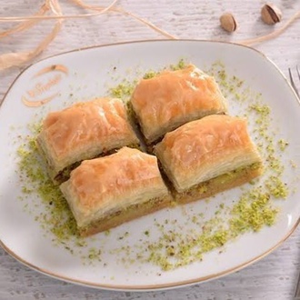 Fıstıklı Klasik Baklava (2 Kg) görseli