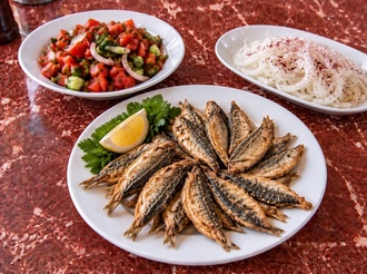 İstavrit Tava & Salata & Soğan görseli