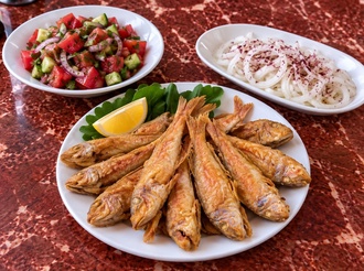 Tekir Tava & Salata & Soğan görseli