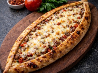 Kuşbaşılı Kaşarlı Pide görseli