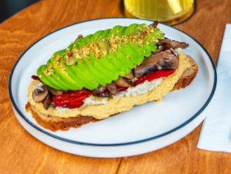 Humus Trüf & Mantar Açık Tost (Vegan) görseli
