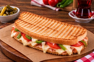 Domatesli Biberli Tost görseli