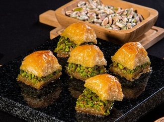 Ankara Usulü Özel Fıstıklı Baklava görseli