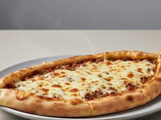 Kıymalı Yumurtalı Pide görseli