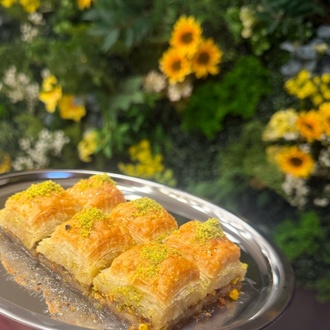 Fıstıklı Baklava (1Kg) görseli
