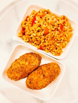 Domatesli Bulgur Pilavı & 2 Adet Kadınbudu Köfte görseli