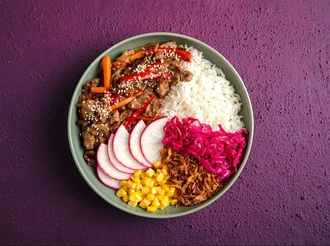 Sesame Crunch Beef Bowl görseli