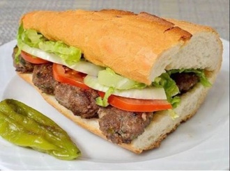 Yarım Ekmek Arası Köfte görseli
