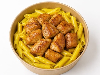 Makarna Üstü Soya Soslu Tavuk görseli