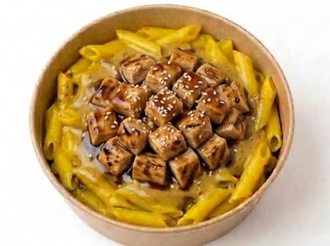 Makarna Üstü Teryaki Soslu Tavuk görseli