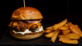 Crispy Chicken Trüf Cheeseburger görseli