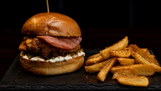 Crispy Chicken Special Burger görseli