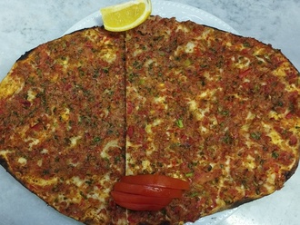 Lahmacun görseli