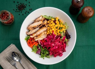 Izgara Tavuk Salata görseli