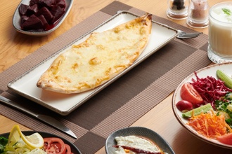 Glutensiz Kaşarlı Pide görseli