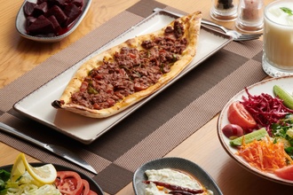Glutensiz Kuşbaşılı Pide görseli