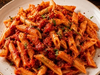 Arrabbiata Soslu Makarna görseli