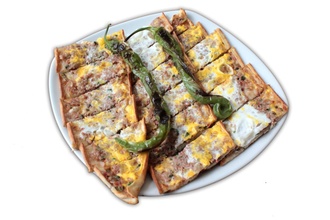 Glutensiz Kıymalı Yumurtalı Pide görseli