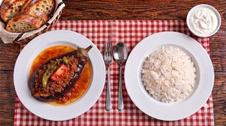 Karnıyarık & Pirinç Pilavı görseli