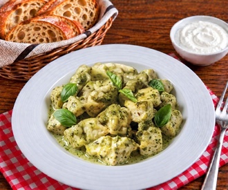 Pesto Soslu Tavuk görseli