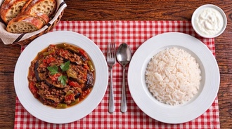 Patlıcan Musakka & Pirinç Pilavı görseli