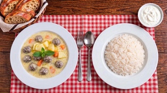 Ekşili Köfte & Pirinç Pilavı görseli