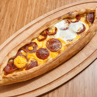 Sucuklu Kaşarlı Yumurtalı Pide görseli