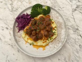Patates Püresi Üzeri Top Köfte görseli