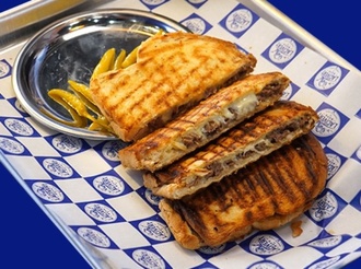 Kavurmalı Kaşarlı Tost görseli