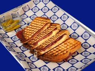 Dilli Kaşarlı Tost görseli