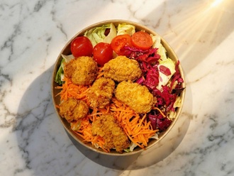 Çıtır Tavuklu Salata görseli