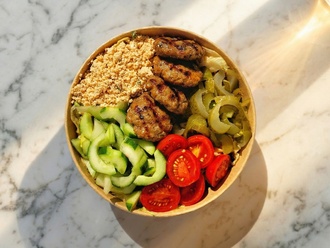 Köfteli Salata görseli