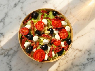 Pesto Mozzarella Salata görseli