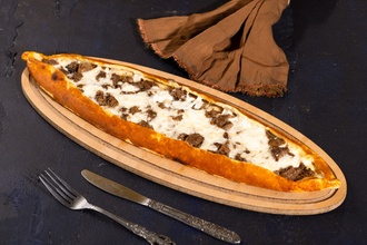 Kavurmalı Kaşarlı Pide görseli